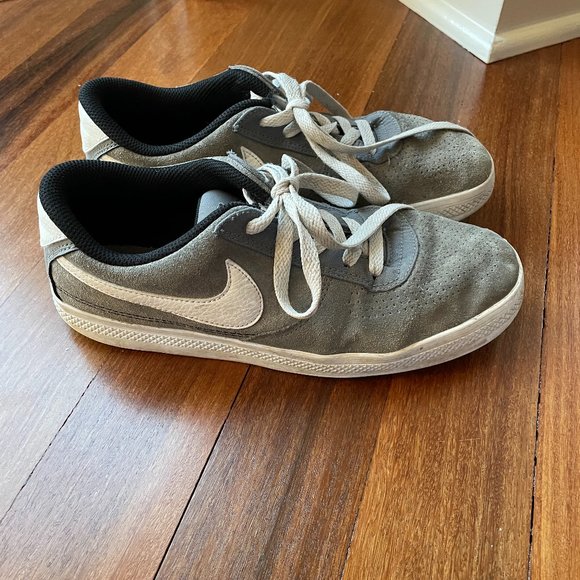 Nike SB Sz 6.5 Gray Suede Sneaker - Picture 1 of 9